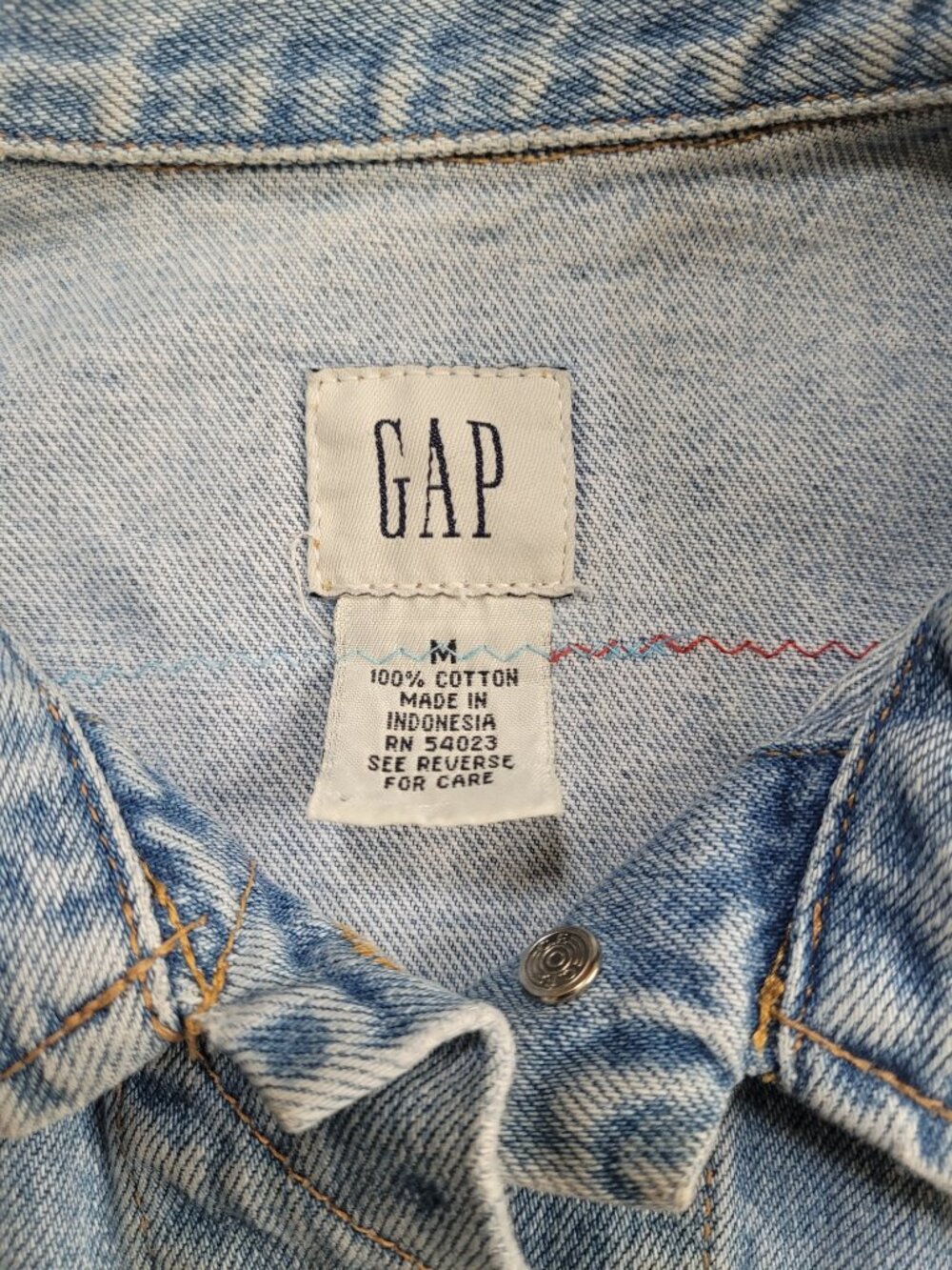 Gap Western Denim Vest Medium Wash Sleeveless Trucker Jean Jacket Festival M - Picture 2 of 8